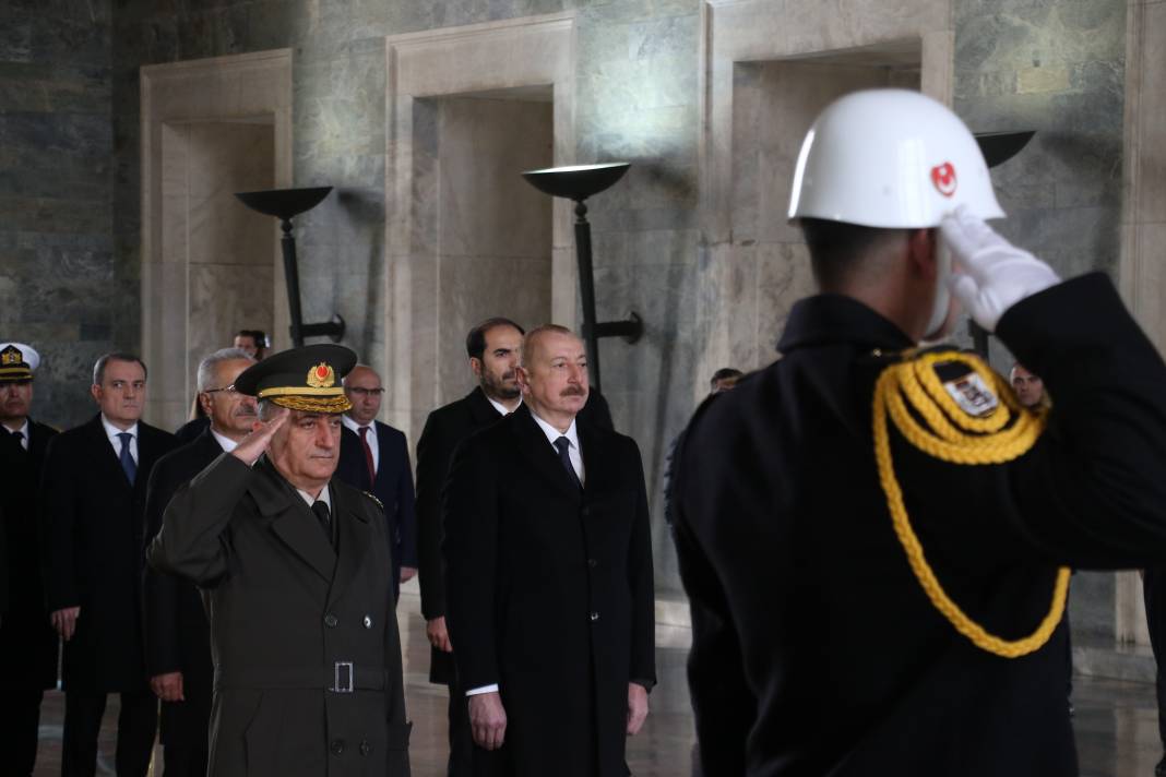 Azerbaycan Cumhurbaşkanı Aliyev Anıtkabir'de 9
